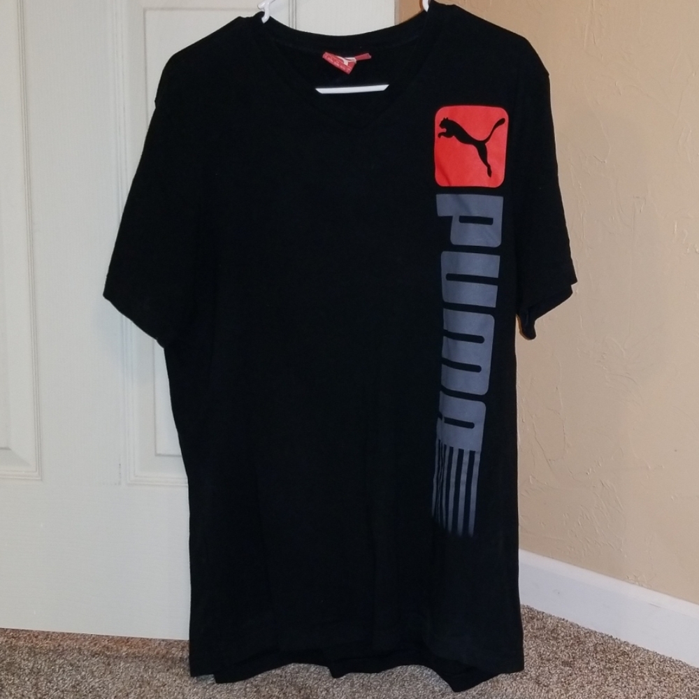 Men's large Puma V-neck